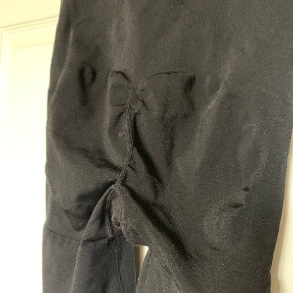 SPANX shapewear shorts - Picture 5 of 6